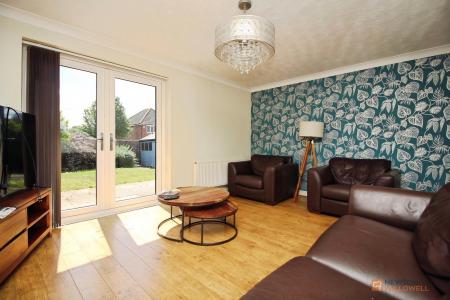 4 bedroom Detached house for sale in Trillium Close, Hamilton, LE5