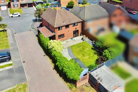 4 bedroom Detached house for sale in Trillium Close, Hamilton, LE5