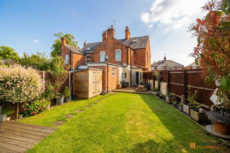 3 bedroom End of terrace house for sale in Albion Street, Syston, LE7