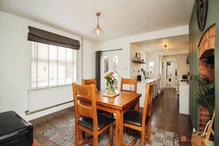 3 bedroom End of terrace house for sale in Albion Street, Syston, LE7