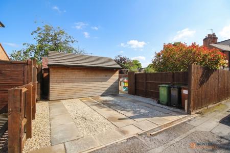 3 bedroom End of terrace house for sale in Albion Street, Syston, LE7