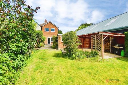 3 bedroom Semi-detached house for sale in Queniborough Road, Queniborough, LE7