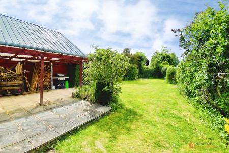 3 bedroom Semi-detached house for sale in Queniborough Road, Queniborough, LE7