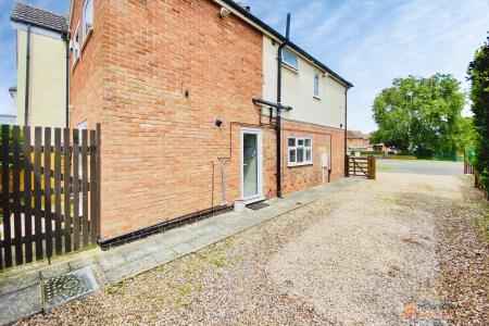 3 bedroom Semi-detached house for sale in Queniborough Road, Queniborough, LE7