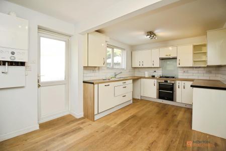 3 bedroom End of terrace house for sale in Flatholme Road, Netherhall, Leicestershire, LE5
