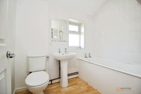 3 bedroom End of terrace house for sale in Flatholme Road, Netherhall, Leicestershire, LE5