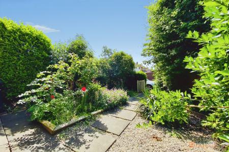 3 bedroom End of terrace house for sale in Flatholme Road, Netherhall, Leicestershire, LE5