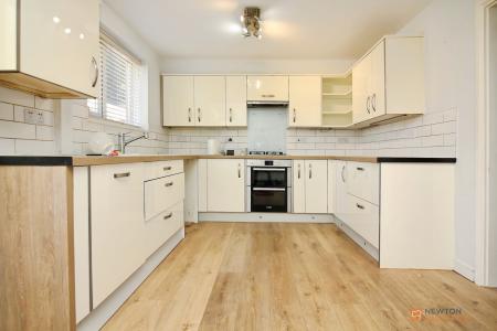 3 bedroom End of terrace house for sale in Flatholme Road, Netherhall, Leicestershire, LE5