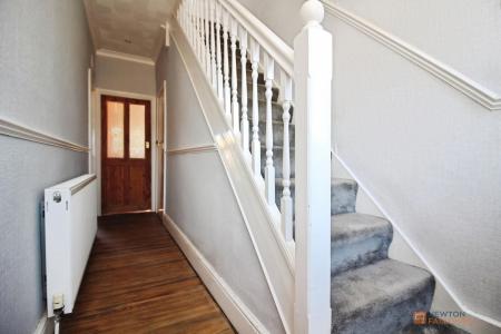 3 bedroom Semi-detached house for sale in Sandiacre Drive, Thurmaston, LE4