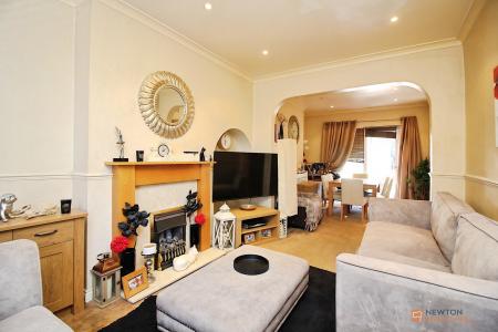 3 bedroom Semi-detached house for sale in Sandiacre Drive, Thurmaston, LE4