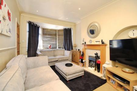 3 bedroom Semi-detached house for sale in Sandiacre Drive, Thurmaston, LE4