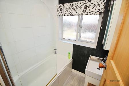3 bedroom Semi-detached house for sale in Sandiacre Drive, Thurmaston, LE4