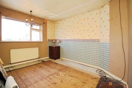 3 bedroom Semi-detached house for sale in Sandiacre Drive, Thurmaston, LE4
