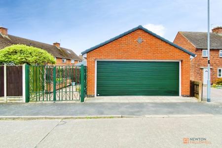 3 bedroom Detached house for sale in Oxford Street, Syston, LE7