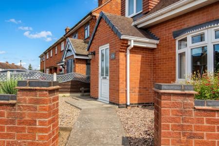 3 bedroom Detached house for sale in Oxford Street, Syston, LE7