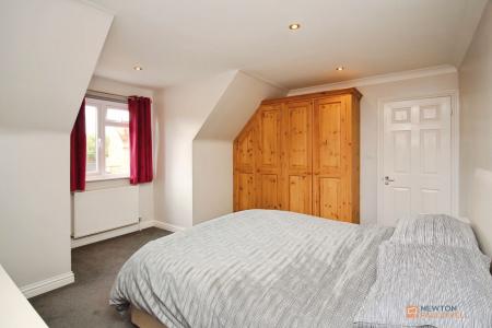 3 bedroom Detached house for sale in Oxford Street, Syston, LE7