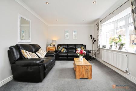 3 bedroom Detached house for sale in Oxford Street, Syston, LE7