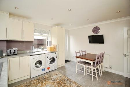 3 bedroom Detached house for sale in Oxford Street, Syston, LE7