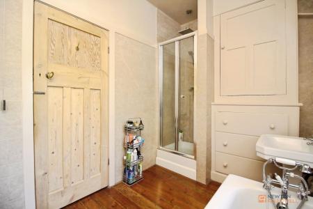 5 bedroom Detached house for sale in Goodes Lane, Syston, LE7
