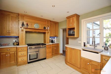 5 bedroom Detached house for sale in Goodes Lane, Syston, LE7