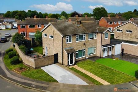 3 bedroom Semi-detached house for sale in Keepers Croft, East Goscote, LE7