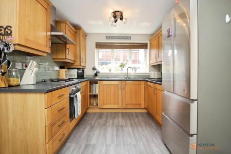 3 bedroom Detached house for sale in Sandpit Drive, Birstall, LE4