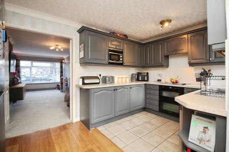 2 bedroom Semi-detached house for sale in Dalley Close, Syston, LE7