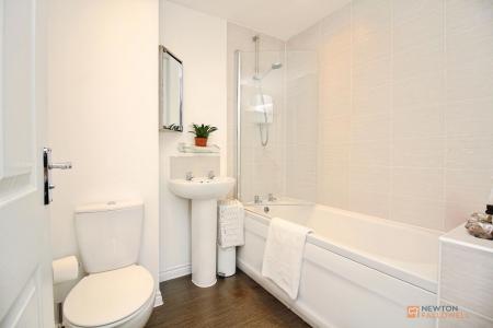 3 bedroom End of terrace house for sale in Linacre Crescent, Syston, LE7
