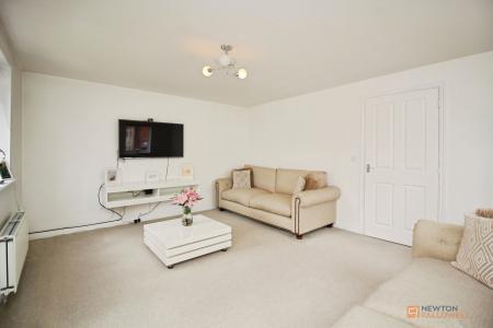 3 bedroom End of terrace house for sale in Linacre Crescent, Syston, LE7