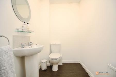 3 bedroom End of terrace house for sale in Linacre Crescent, Syston, LE7