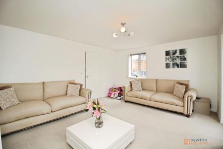 3 bedroom End of terrace house for sale in Linacre Crescent, Syston, LE7