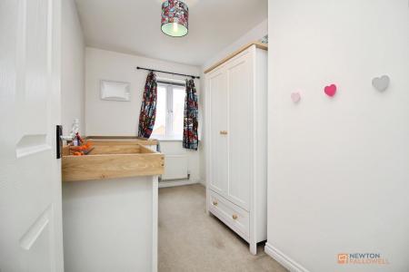 3 bedroom End of terrace house for sale in Linacre Crescent, Syston, LE7