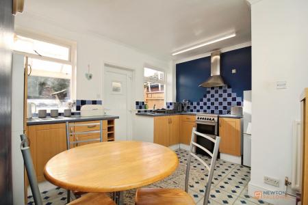 2 bedroom Terraced House for sale in Albert Street, Syston, LE7
