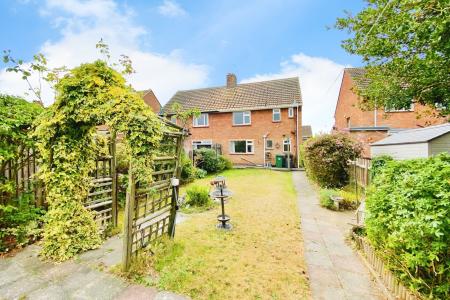 3 bedroom Semi-detached house for sale in Central Avenue, Syston, LE7