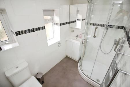3 bedroom Semi-detached house for sale in Central Avenue, Syston, LE7