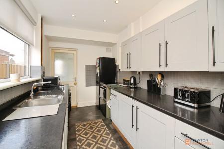 3 bedroom Semi-detached house for sale in Lea Close, Thurmaston, LE4