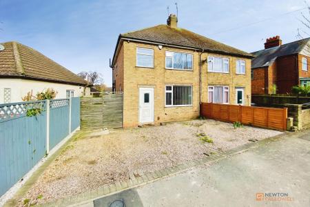 3 bedroom Semi-detached house for sale in Lea Close, Thurmaston, LE4