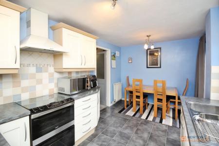 3 bedroom Semi-detached house for sale in Blount Road, Thurmaston, LE4