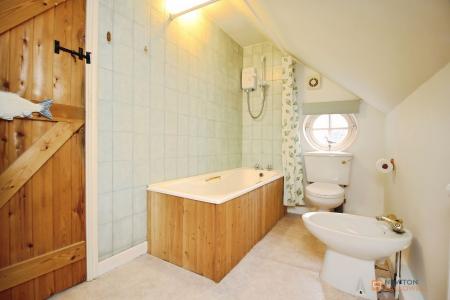 3 bedroom Terraced House for sale in Main Street, Queniborough, LE7