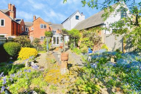 3 bedroom Terraced House for sale in Main Street, Queniborough, LE7