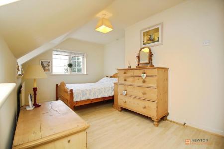 3 bedroom Terraced House for sale in Main Street, Queniborough, LE7