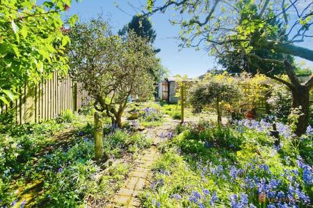 3 bedroom Terraced House for sale in Main Street, Queniborough, LE7