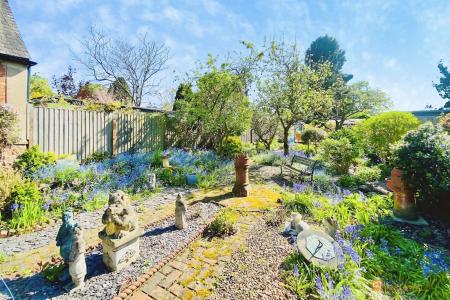 3 bedroom Terraced House for sale in Main Street, Queniborough, LE7