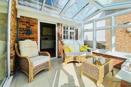 3 bedroom Terraced House for sale in Main Street, Queniborough, LE7