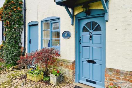 3 bedroom Terraced House for sale in Main Street, Queniborough, LE7