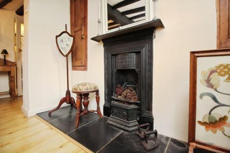 3 bedroom Terraced House for sale in Main Street, Queniborough, LE7