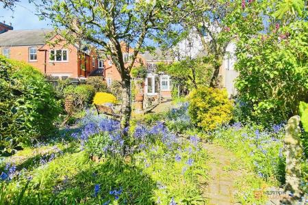 3 bedroom Terraced House for sale in Main Street, Queniborough, LE7