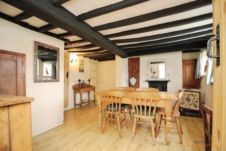 3 bedroom Terraced House for sale in Main Street, Queniborough, LE7