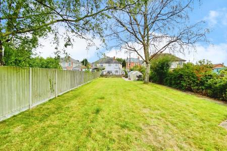 3 bedroom Semi-detached house for sale in Fosse Way, Syston, LE7