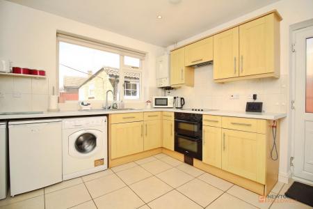 3 bedroom Semi-detached bungalow for sale in Margaret Close, Thurmaston, LE4